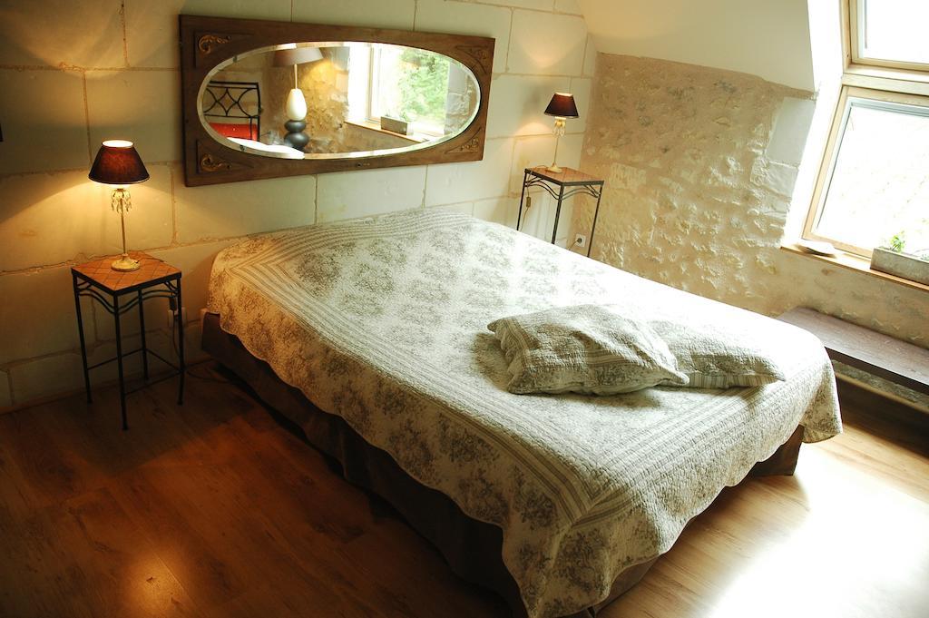 Les Pierres D'Aurele Chambres D'Hotes Saint-Georges-sur-Cher Room photo